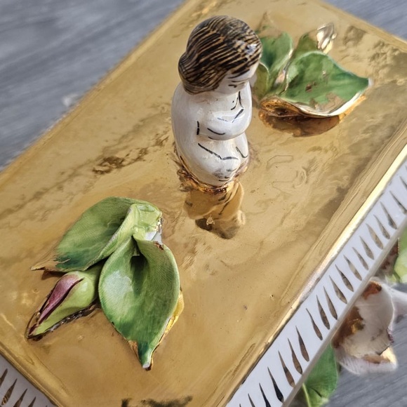 Vintage Gorgeous Hard To Find Gold and Floral Trinket Box Made In Italy - Picture 6 of 14